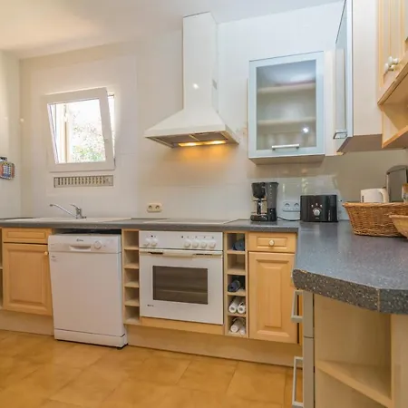 Clavell Holiday home